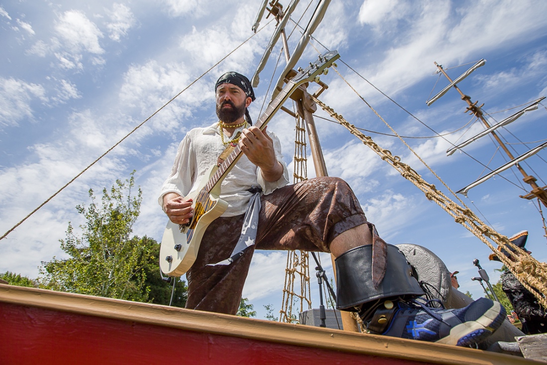 pirates__0000_samsung summer-event--%28109-of-148%29